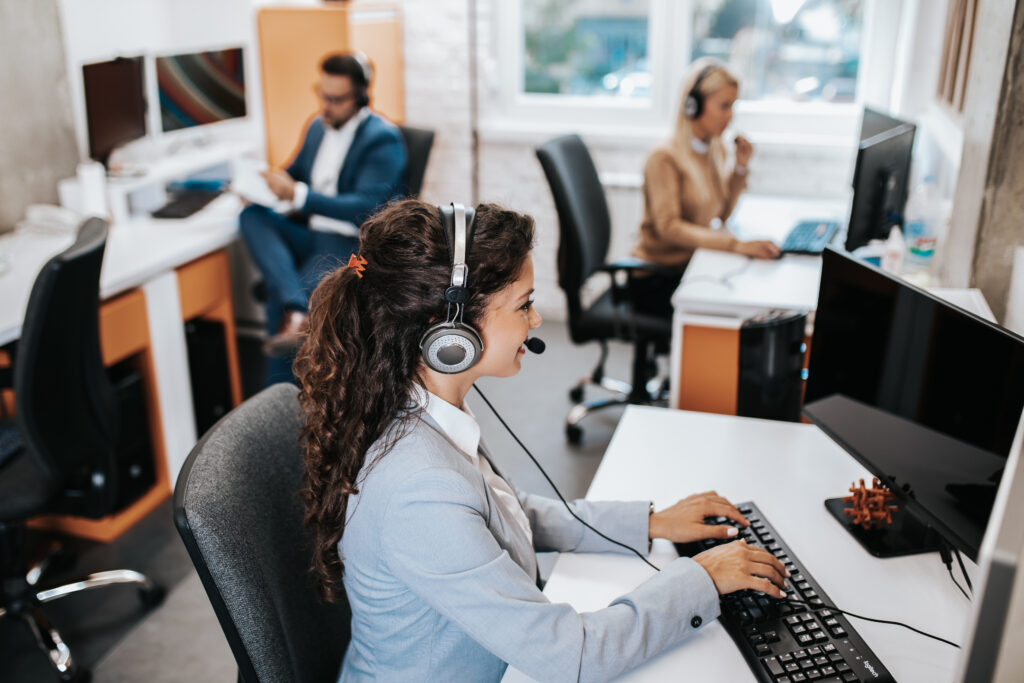 3 people working in call center